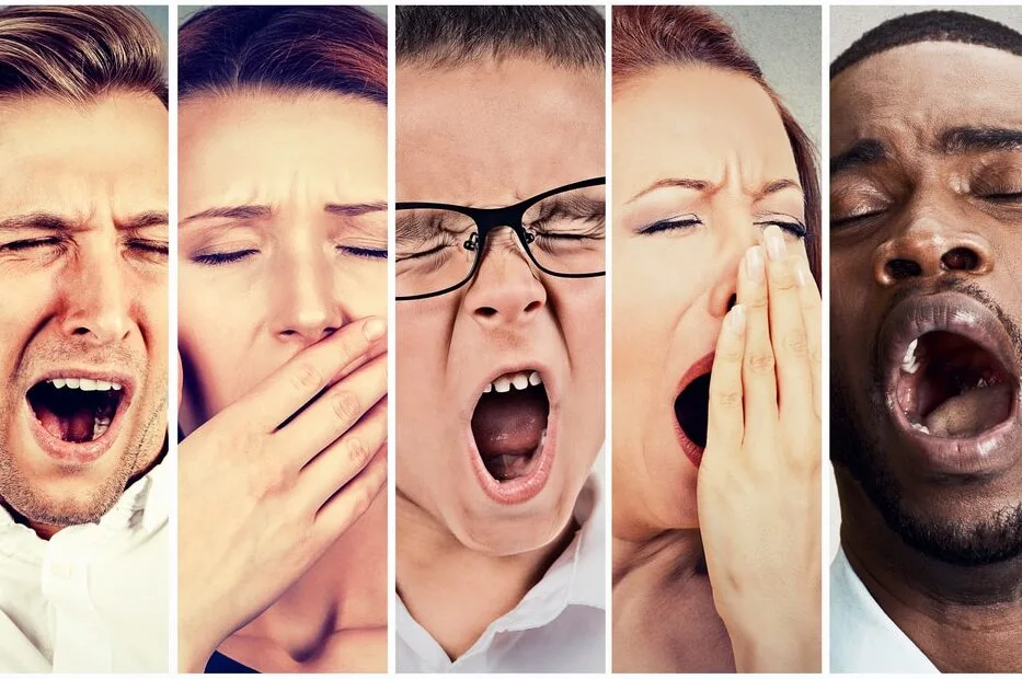 Introverts vs Extroverts: Who Handles Sleep Deprivation Better?